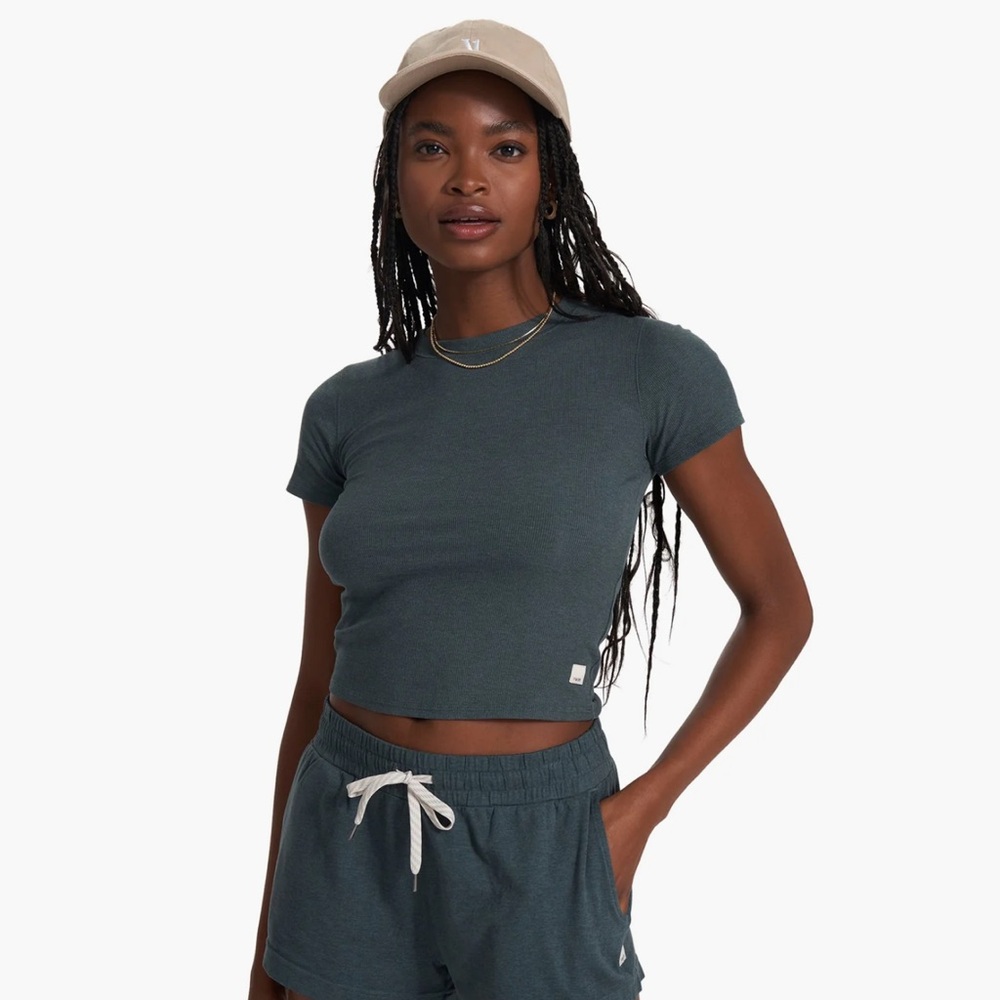 Vuori Pose Fitted Tee